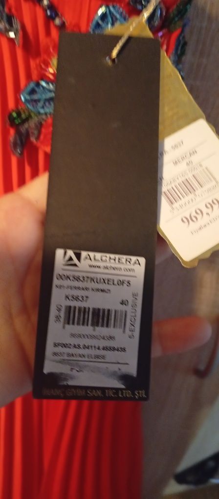 Rochie roșie de seară Alchera – nouă, cu etichetă

Vând rochie roșie s