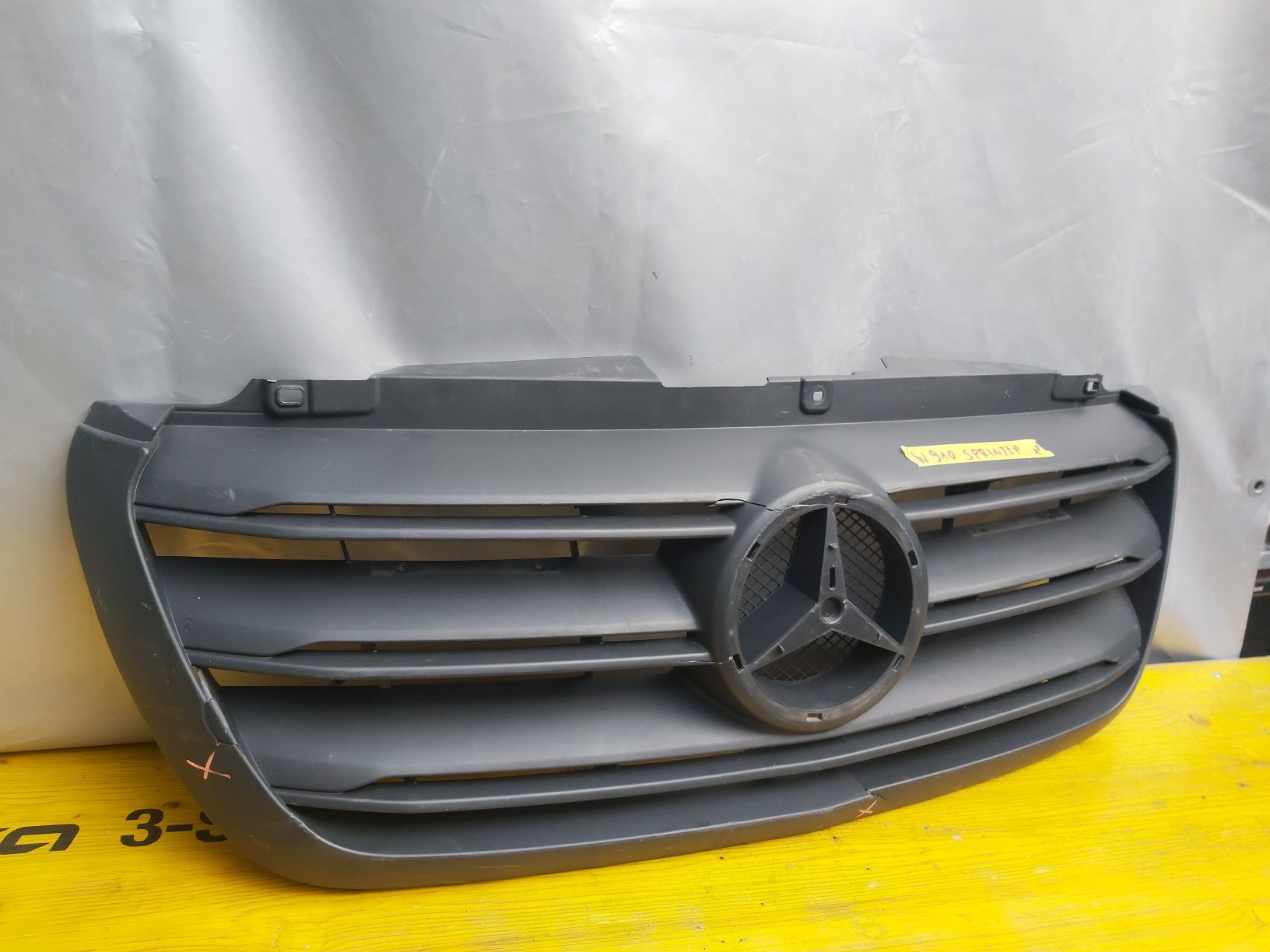 Грил решетка мерцедес спринтер  w910 Mercedes Sprinter W910