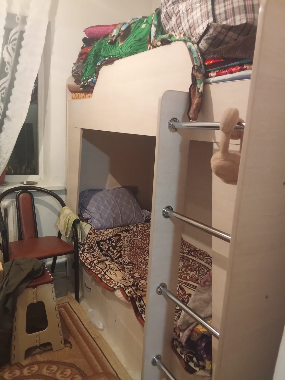 Продам двухяростную кровать