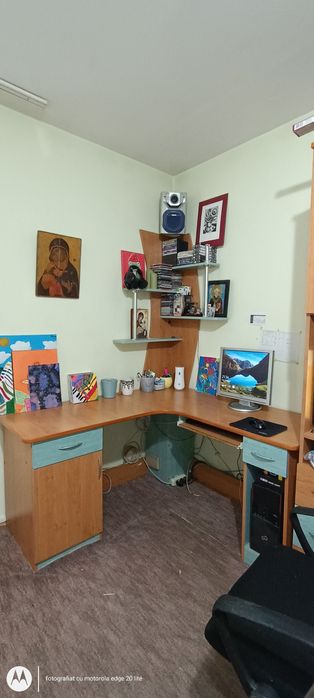 Vând mobilă birou/living - 2500 lei negociabil + cadouri incluse