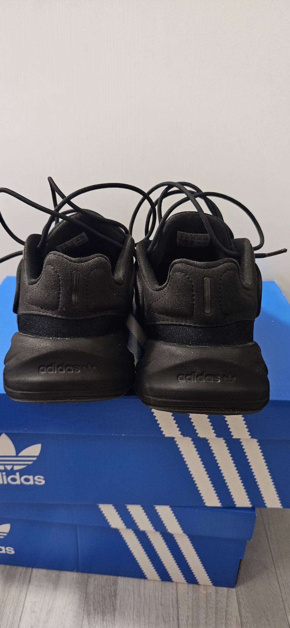 кроссовки adidas