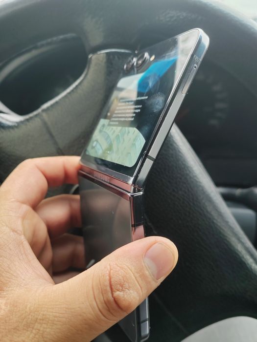 Z flip 5,5G 512 с коробкой
