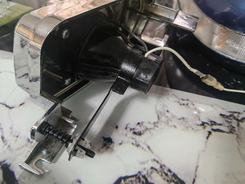 Топ цена! Ляв фар мерцедес c220 w203