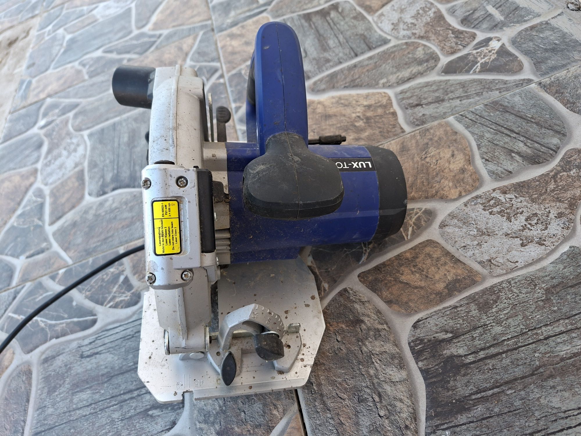 Ръчен циркуляр lux tools