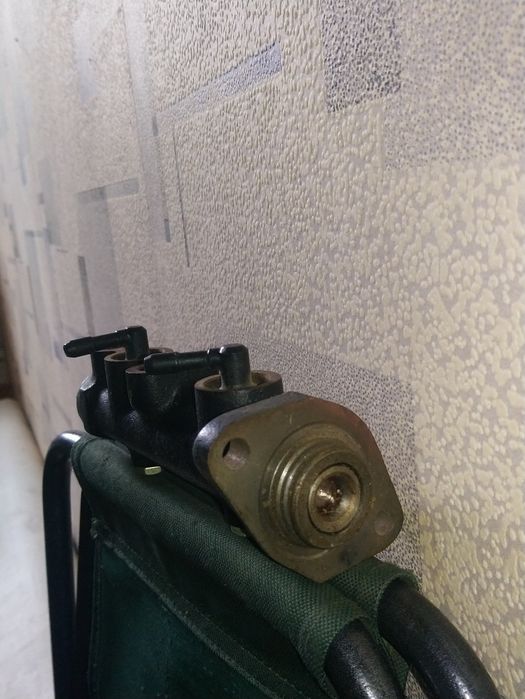 Главный тормозной цилиндр