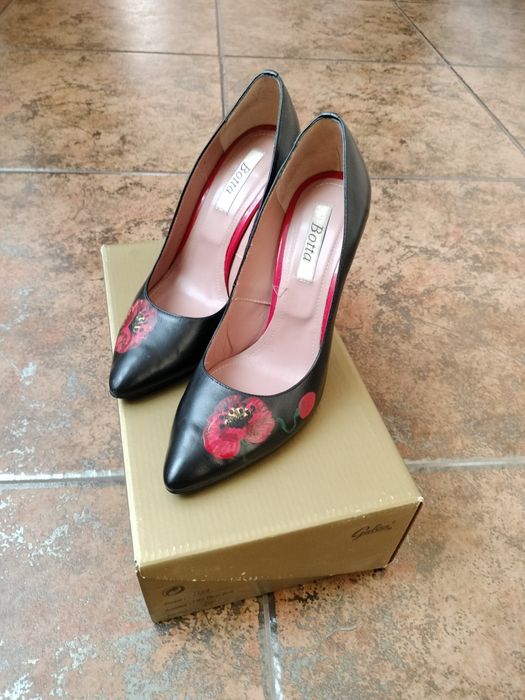 Pantofi eleganți din piele