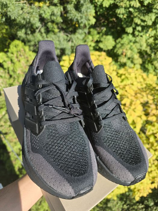 Adidas Y3 Ultraboost 5 42 , 43 si 44 Noi!