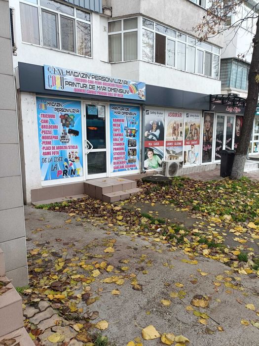 Ofer spre inchiriere spatiu comercial