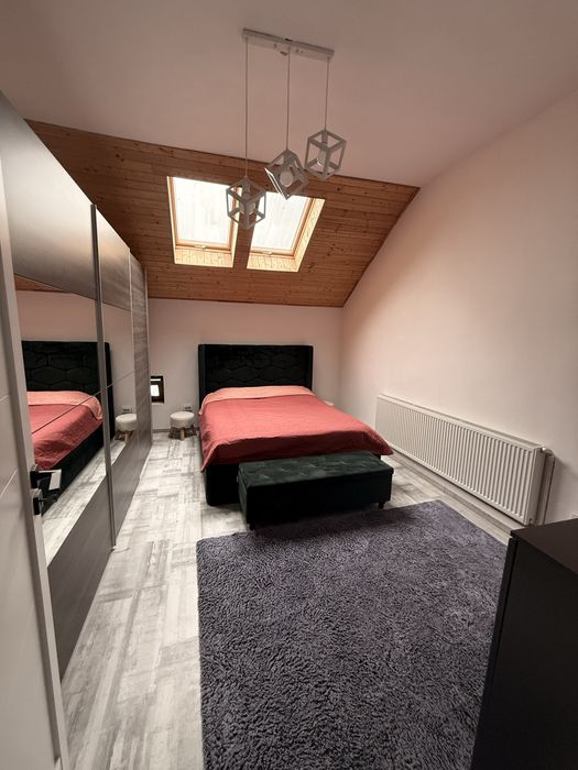 Persoana fizica Inchiriez apartament in centru