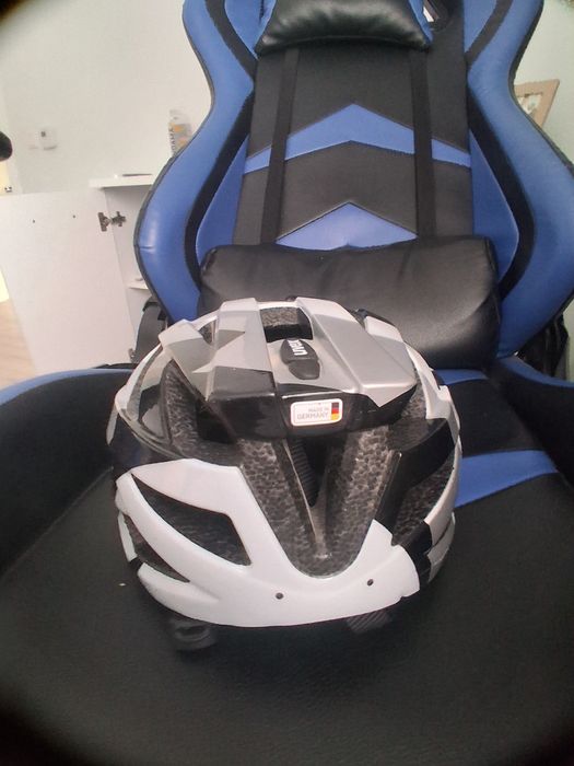 Vând casca aproape nou