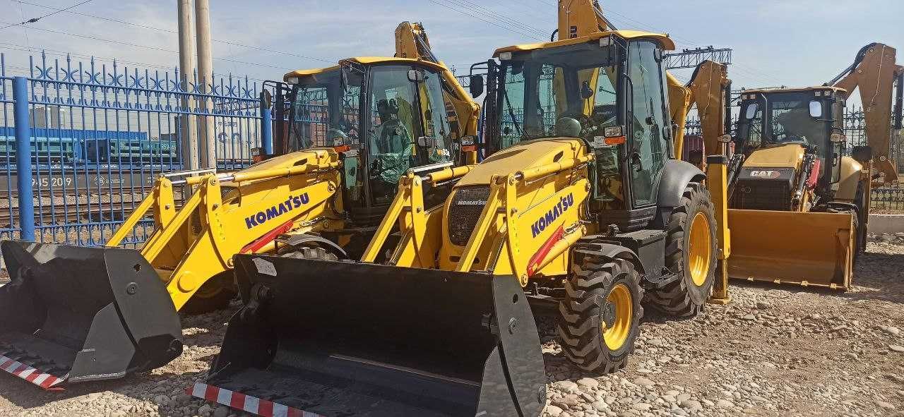 Экскаватор погрузчик Komatsu WB93R (Япония)