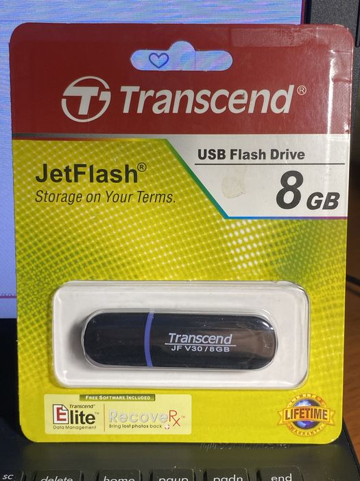 Новая флешка Transcend 8 ГБ — запечатанная, оригинал