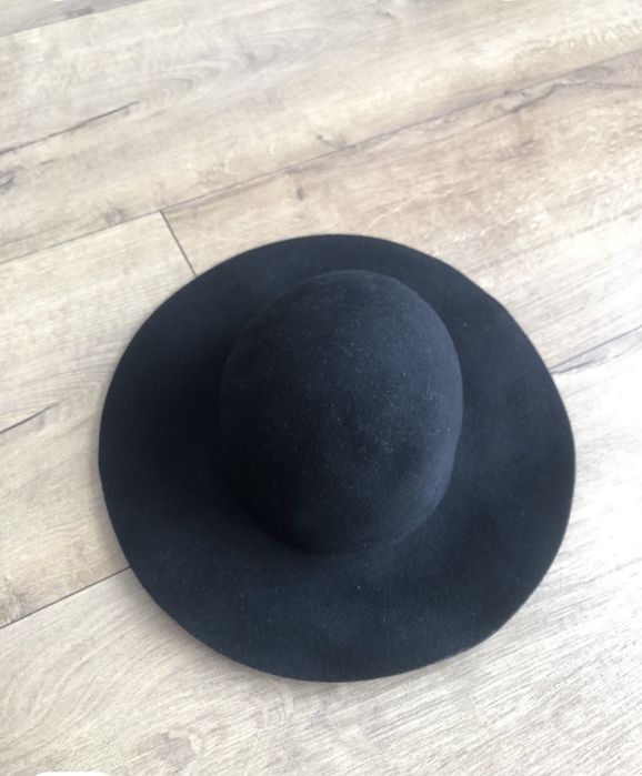 Зимна шапка с периферия h&m