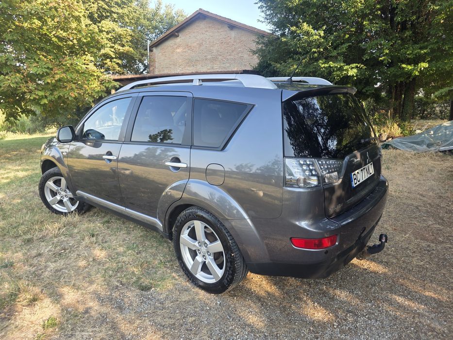 Mitsubishi outlander numai 2 propretar
