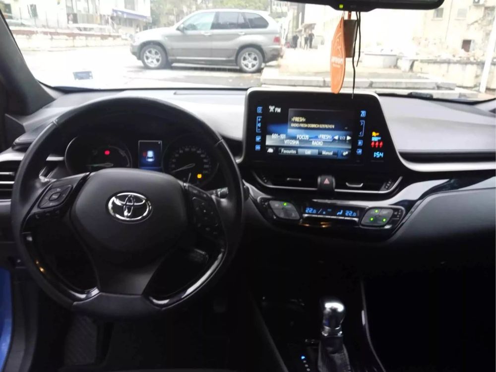 Toyota C-HR hybrid