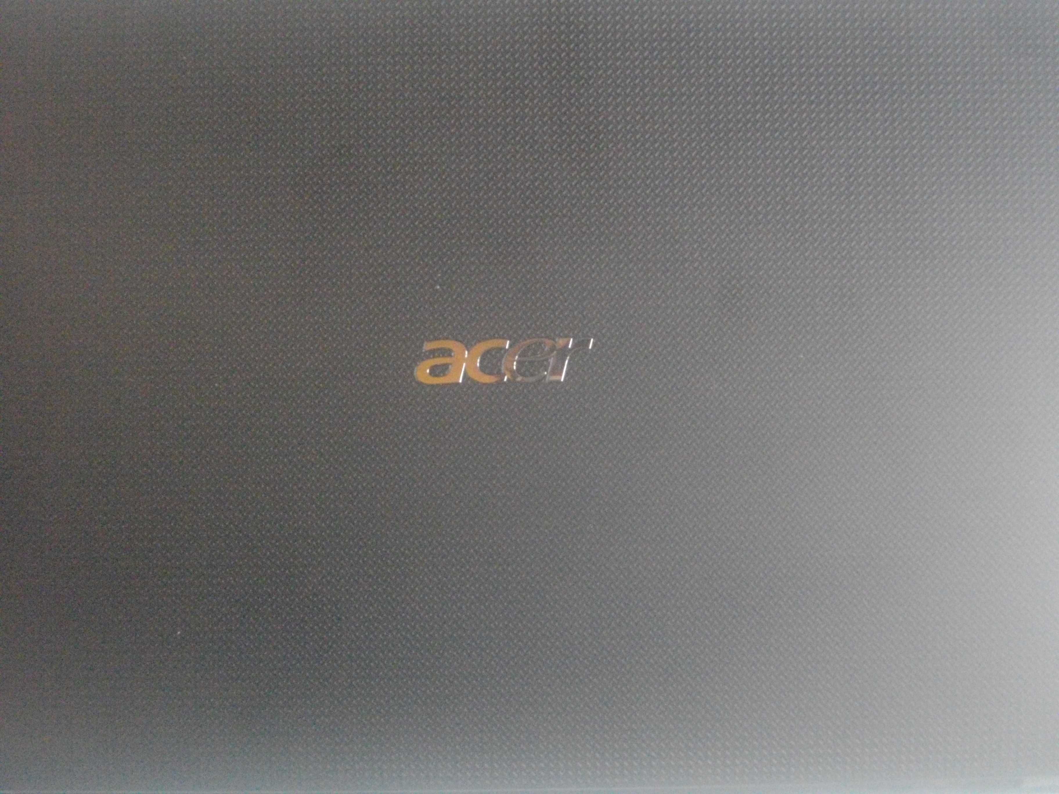 15,6" 39,62см ACER Aspire 5551 Отличен ЛАПТОП RAM 4GB HD 120 2,10 GHz