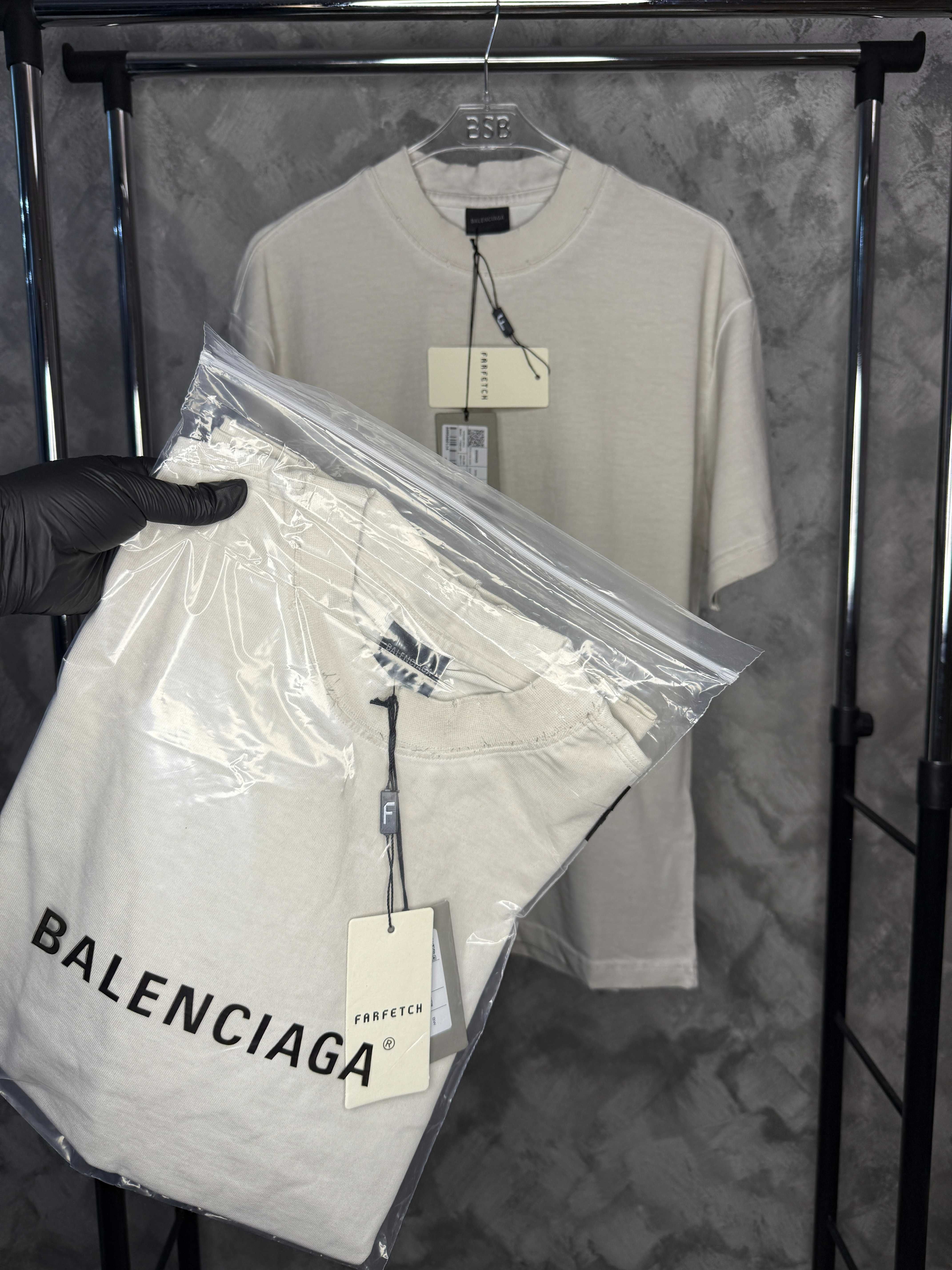 Tricou Balenciaga