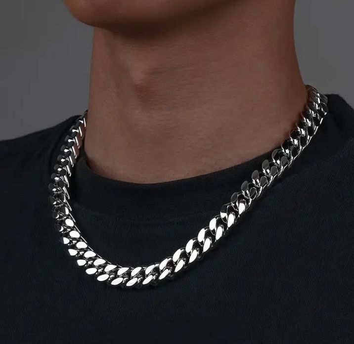 Цепочка и кулоны