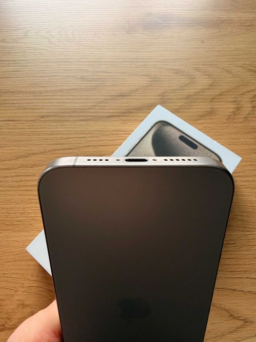 iPhone 15 Pro Max 512 GB – Перфектно Състояние + Подарък Кейс Mous