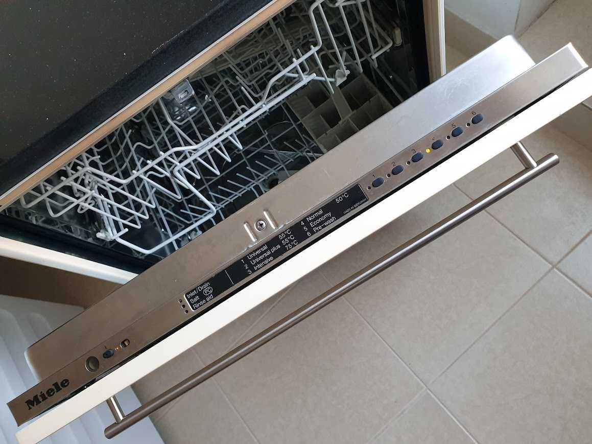 Miele Съдомиялна - 14 Комплекта за Пълно Вграждане 60см