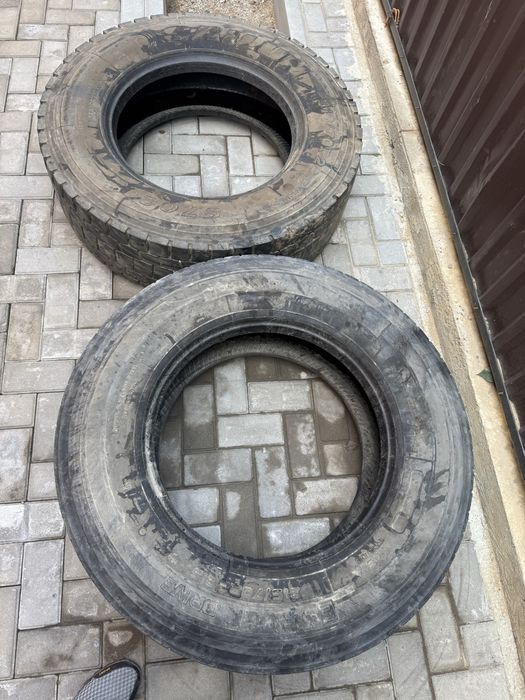 Продам резину на грузовую машину