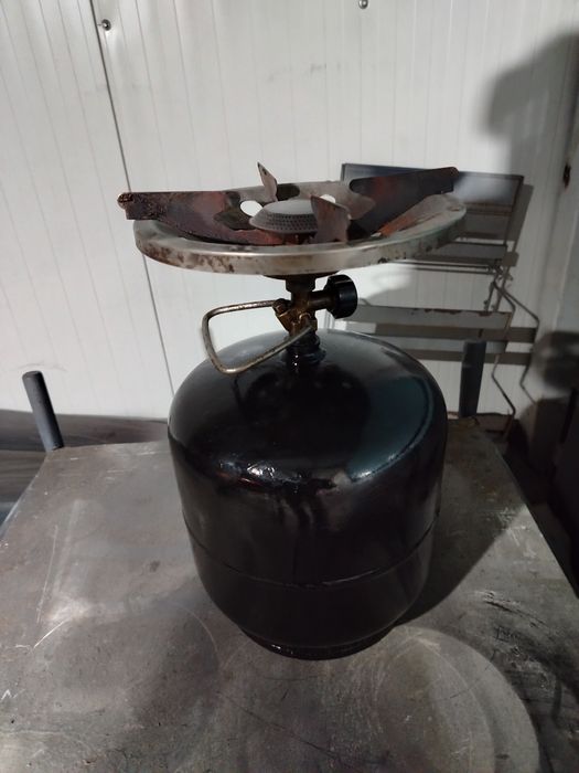 Butelie camping poloneză cu stanță pe ea