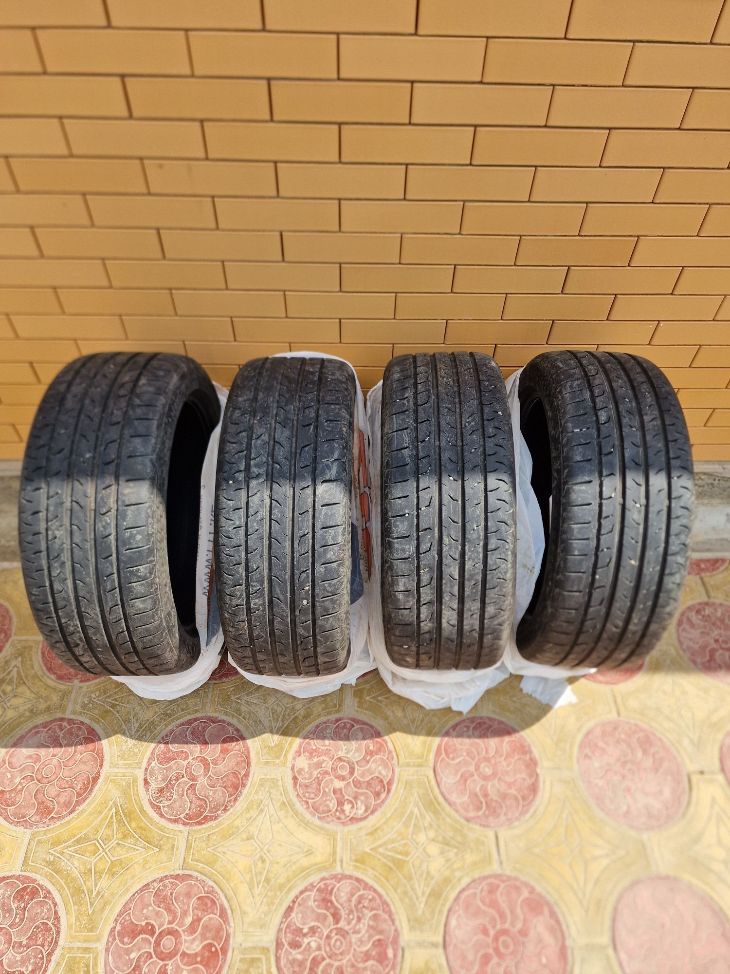 Комплект шин Continental MaxContact MC6.