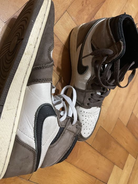 Jordan 1 Travis Scott