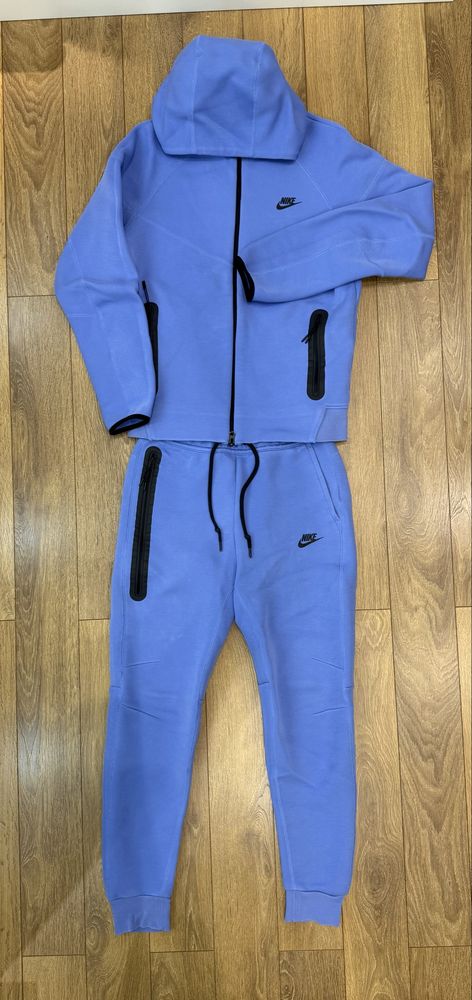 Nike Tech Fleece комплекти – Сив (S) и Син (M)