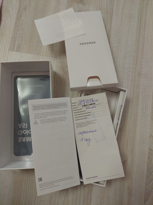 Продается телефон Самсунг А51 в отличном состоянии.