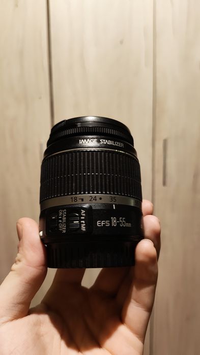 обектив Canon EF-S 18-55mm със стабилизация