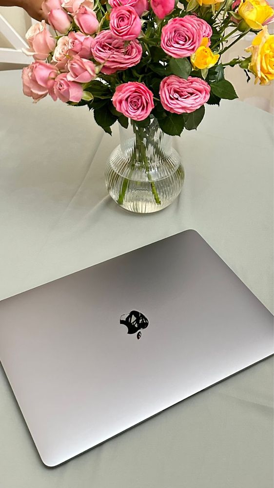 Продам Ноутбук Apple MacBook Air 13 MGN63 серый