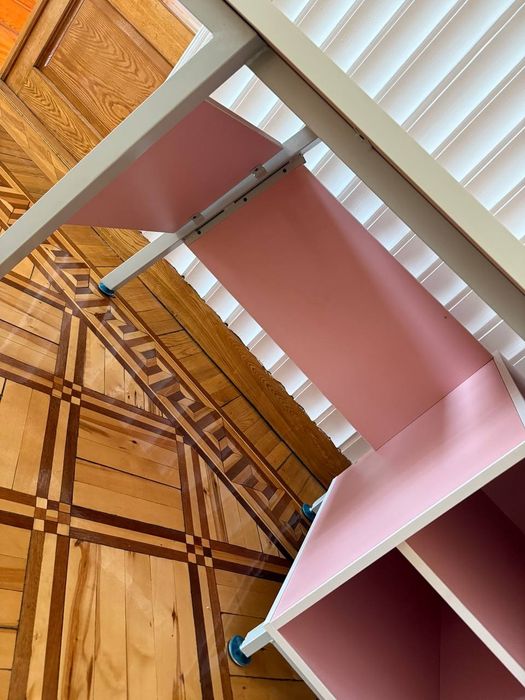 Рабочий стол с тумбой