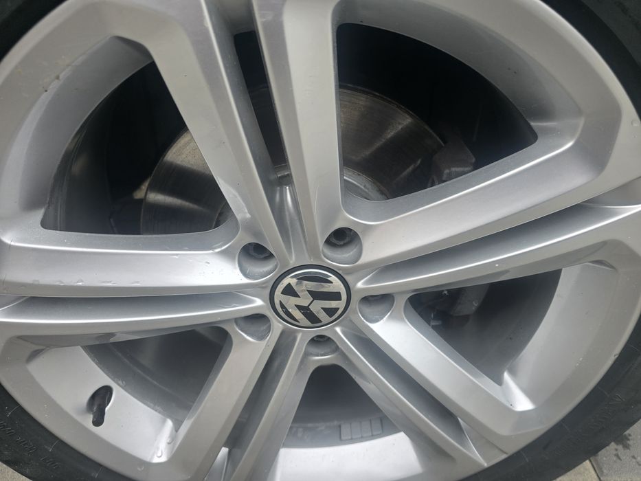 Tiguan edition 2L Diesel  Led Xenon Navi parkAsist carte service tüf