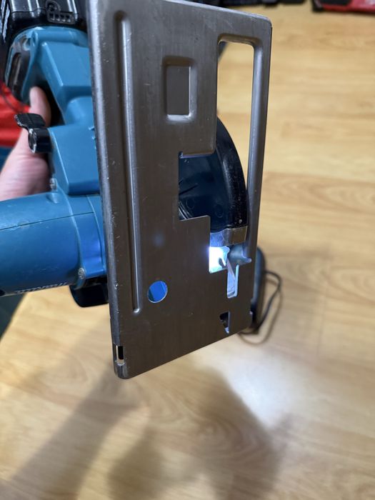 Makita DCS550 Циркуляр за метал