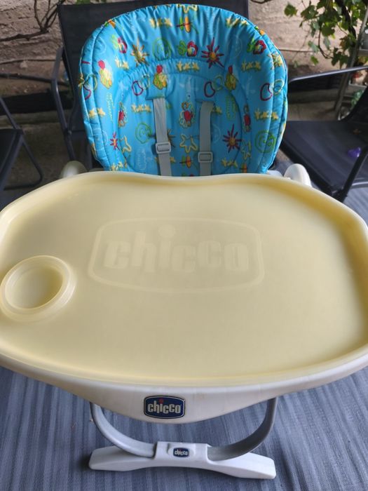Vând scaun de masa Chicco