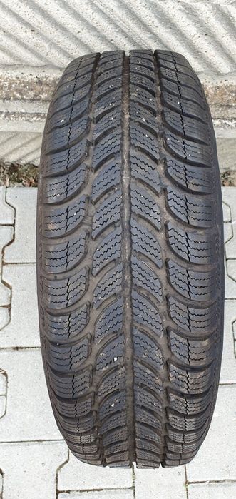 Vând 4 jante tablă si cauciucuri iarnă
