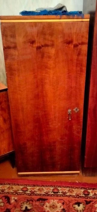 Продаю импортную мебель для гостинной