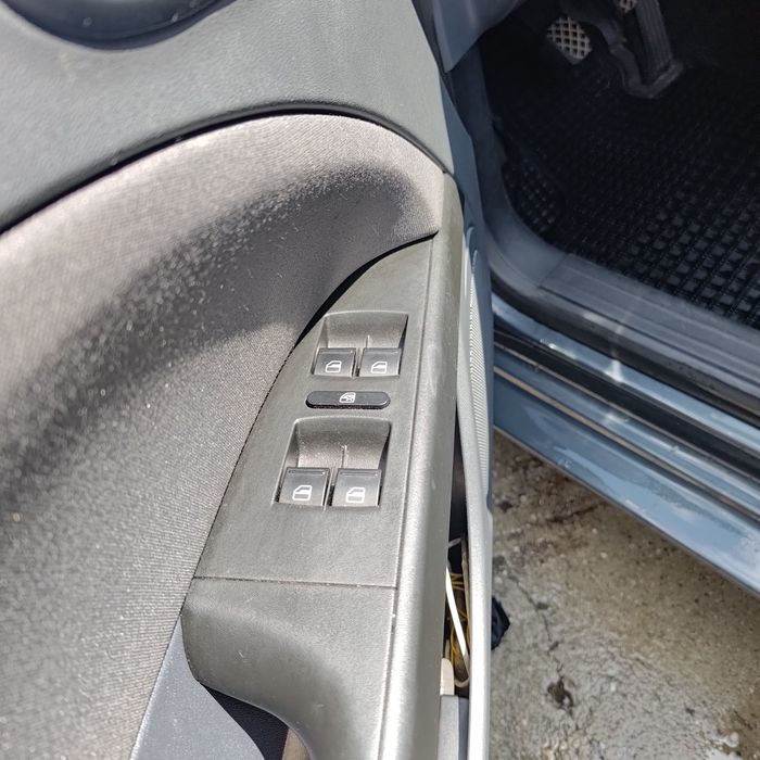 Vând Seat Leone  1.8 tsi