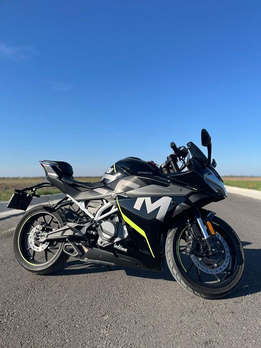 Cfmoto 300sr model 2022
