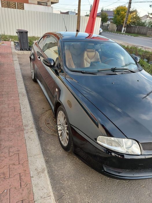 Vand Alfa Romeo GT
Pret NEGOCIABIL‼️
Km 270.000
Motor 1.9 150cp + soft