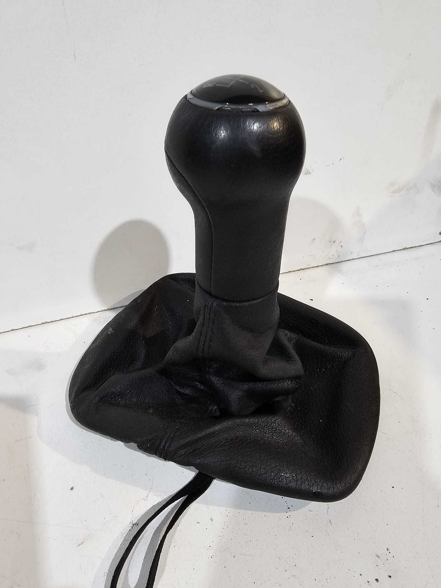 Nuca schimbator viteze + manson piele Volkswagen Golf 4 / Bora