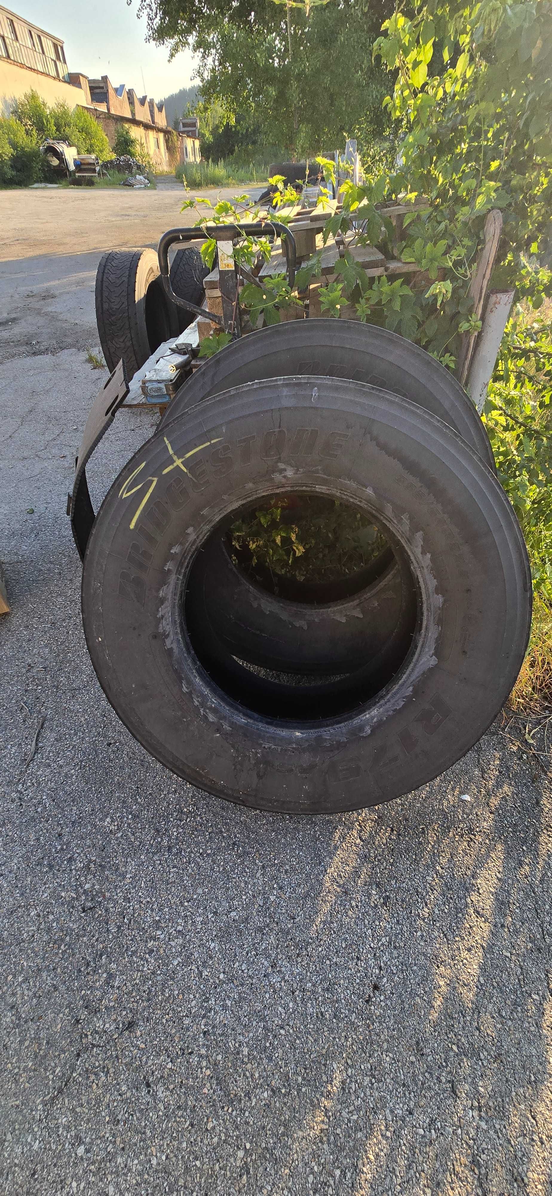 385 65 22.5 Bridgestone