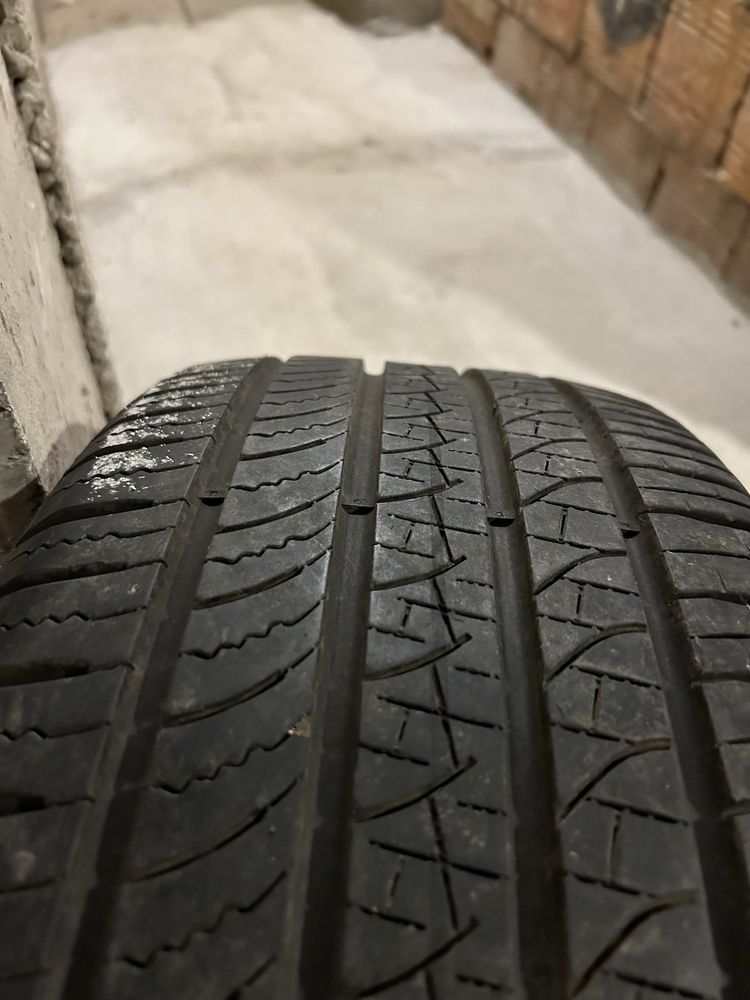 Pirelli P Zero  235/40/19 Всесезонни DOT 3320