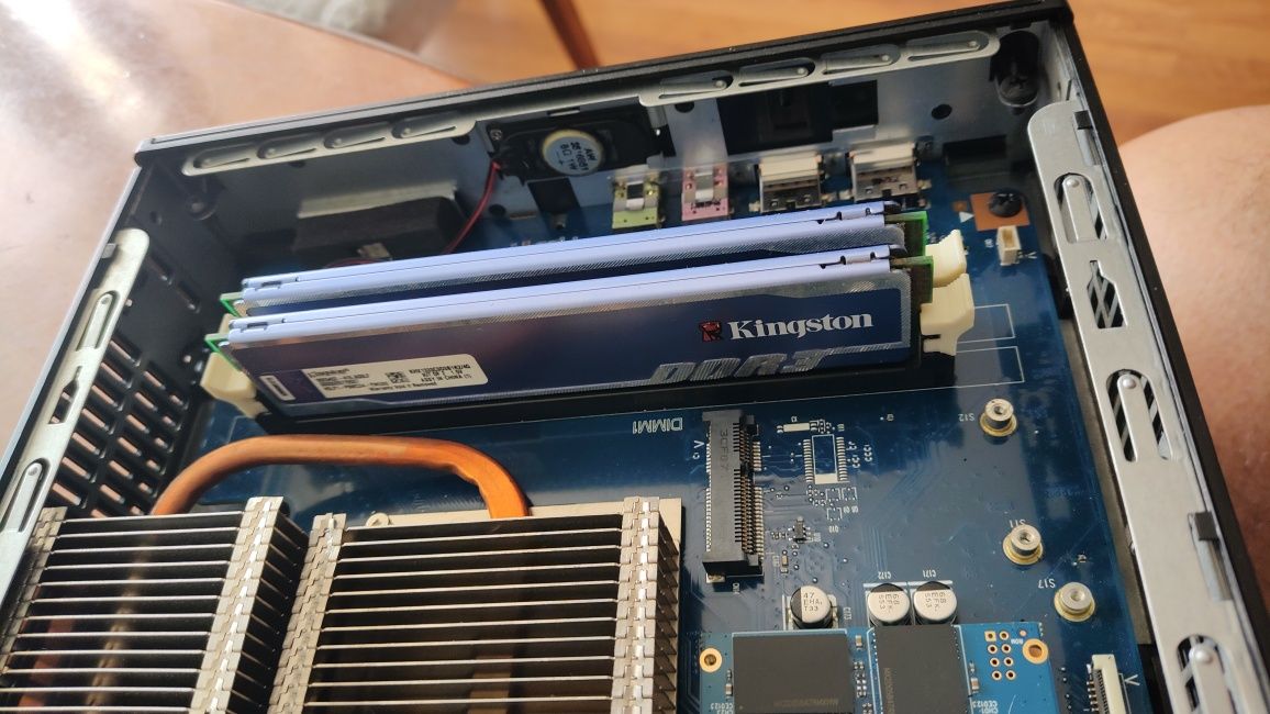 Микро компютър  Wyse Zx0D: DELL 4gb Ram 128 gb Rom
