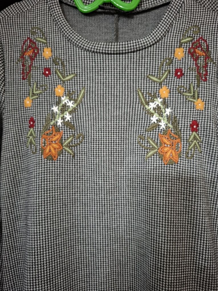 Продаются 3 платья красивые