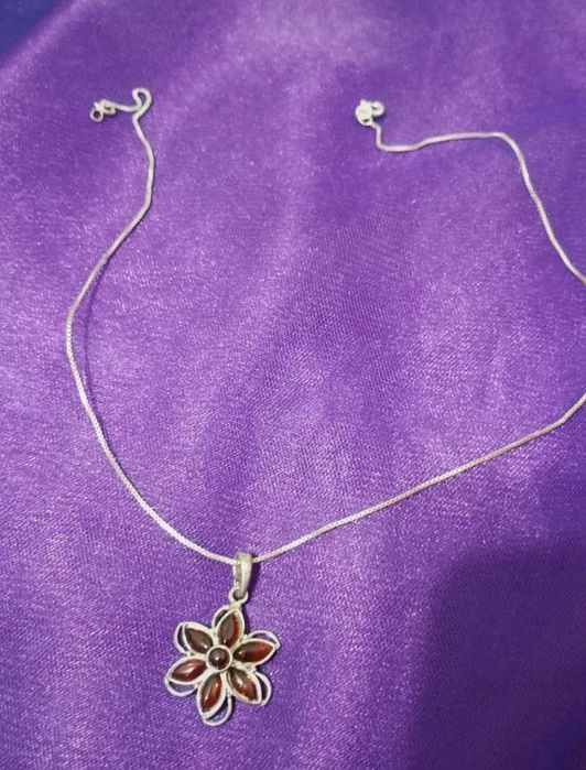 Lant argint cu pandant floare cu chihlimbar