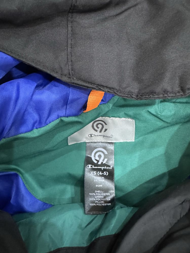 Куртки все в отличном состоянии oshkosh, champion, hilfiger. Шапка h&m