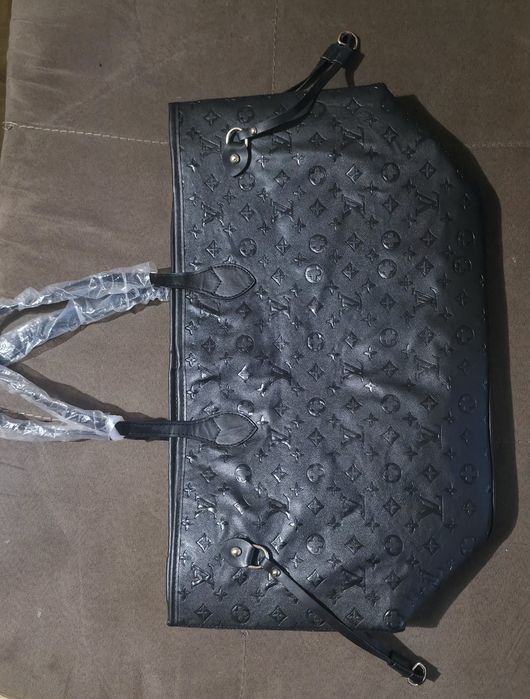 LOUIS VUITTON-Кожена Дамска Чанта.