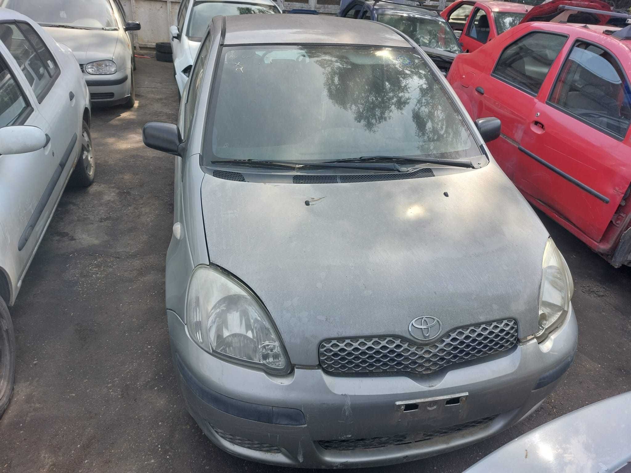 Dezmembrez TOYOTA YARIS DIN 2004-1.0 Benzina